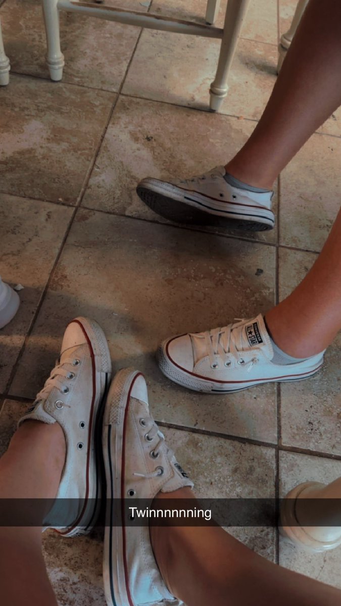PrincessPtyFL1's tweet photo. Dirty chucks anyone!? #Shoesforsale #dirtyconverse #usedconverse #feet #dirtyshoes #Filthyshoes https://t.co/5f895UdKfh