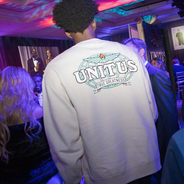 weareunitus's tweet image. What an incredible night for the #UNITUS launch event! True greatness is a movement and one that everyone gets to participate in to rep the values of Faith, Family, &amp;amp; Freedom. 

Shop UNITUS: bit.ly/4346nG6