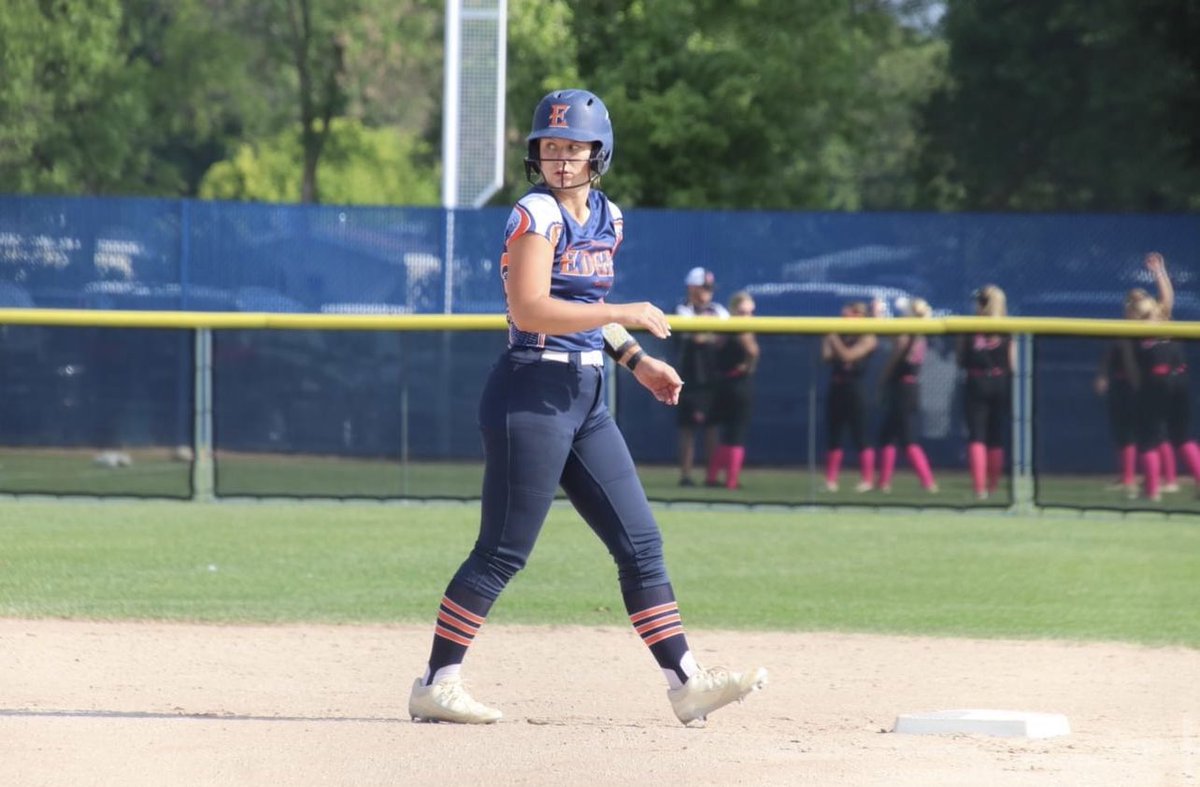 maddybauer4's tweet photo. Thank you to @cw_edge for the time spent and memories made. Thank you to the coaches who put in all the hours and the teammates who became family. Now on to the next adventure! https://t.co/OIpdWEHiW0