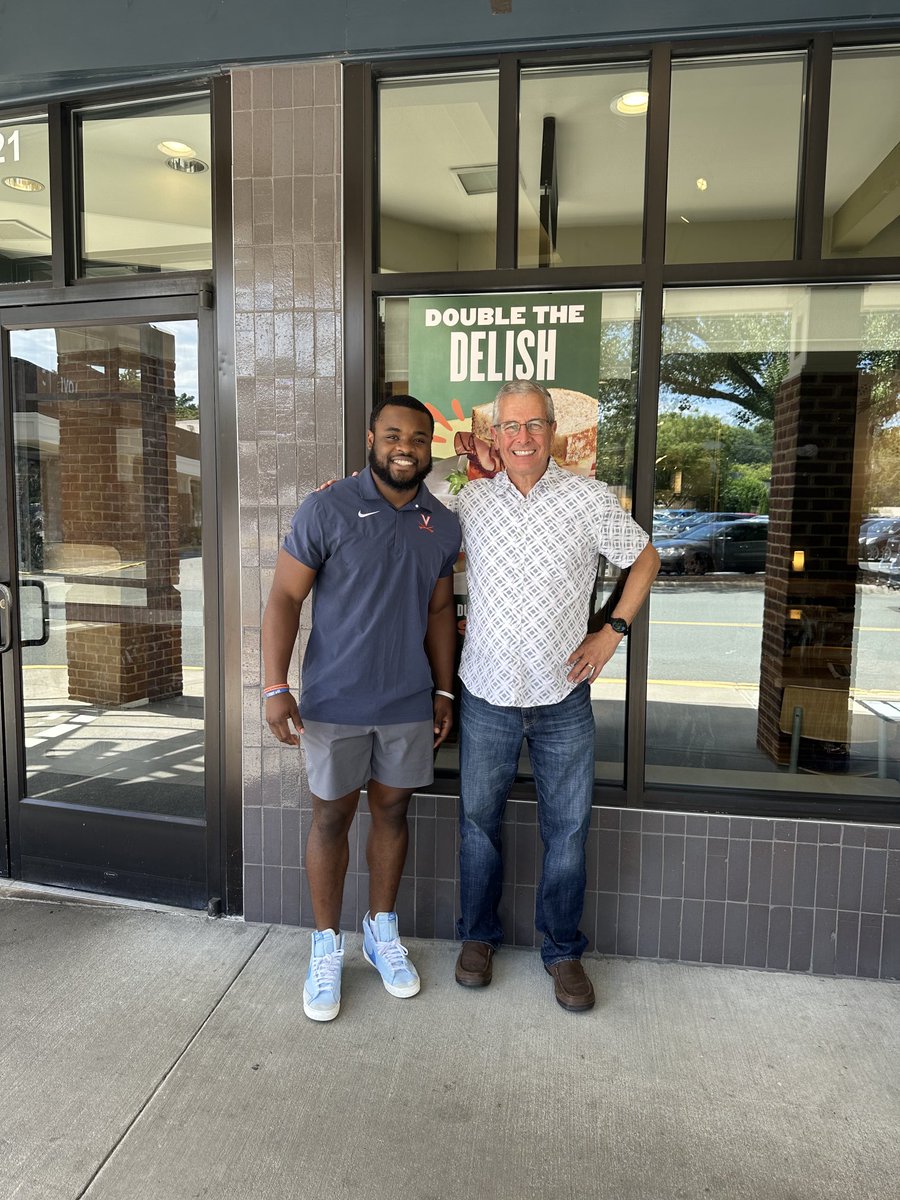 This lunch today was so inspirational. ⁦<a href="/MikeHollins7/">Michael Hollins</a>⁩ is not just a survivor of tragedy, but a man with unshakable faith in Jesus, a conviction that there are no coincidences, and a transcendent vision for the future.  ⁦Stay tuned. #gohoos <a href="/UVAFootball/">Virginia Football</a>⁩