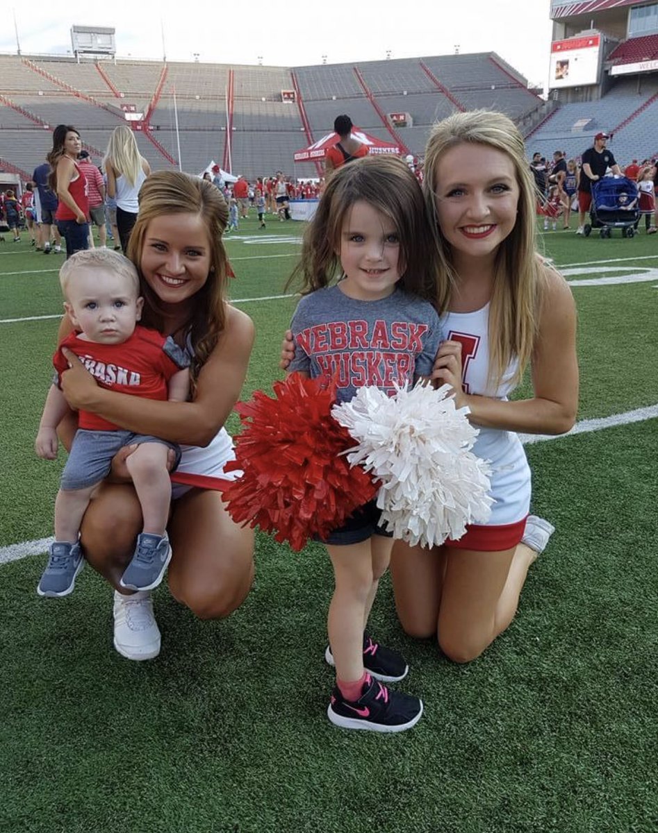 Coach_Taylor45's tweet image. First picture is Maddie in 2015. This is one of those things for our kids. Tradition. #FanDay #Huskers