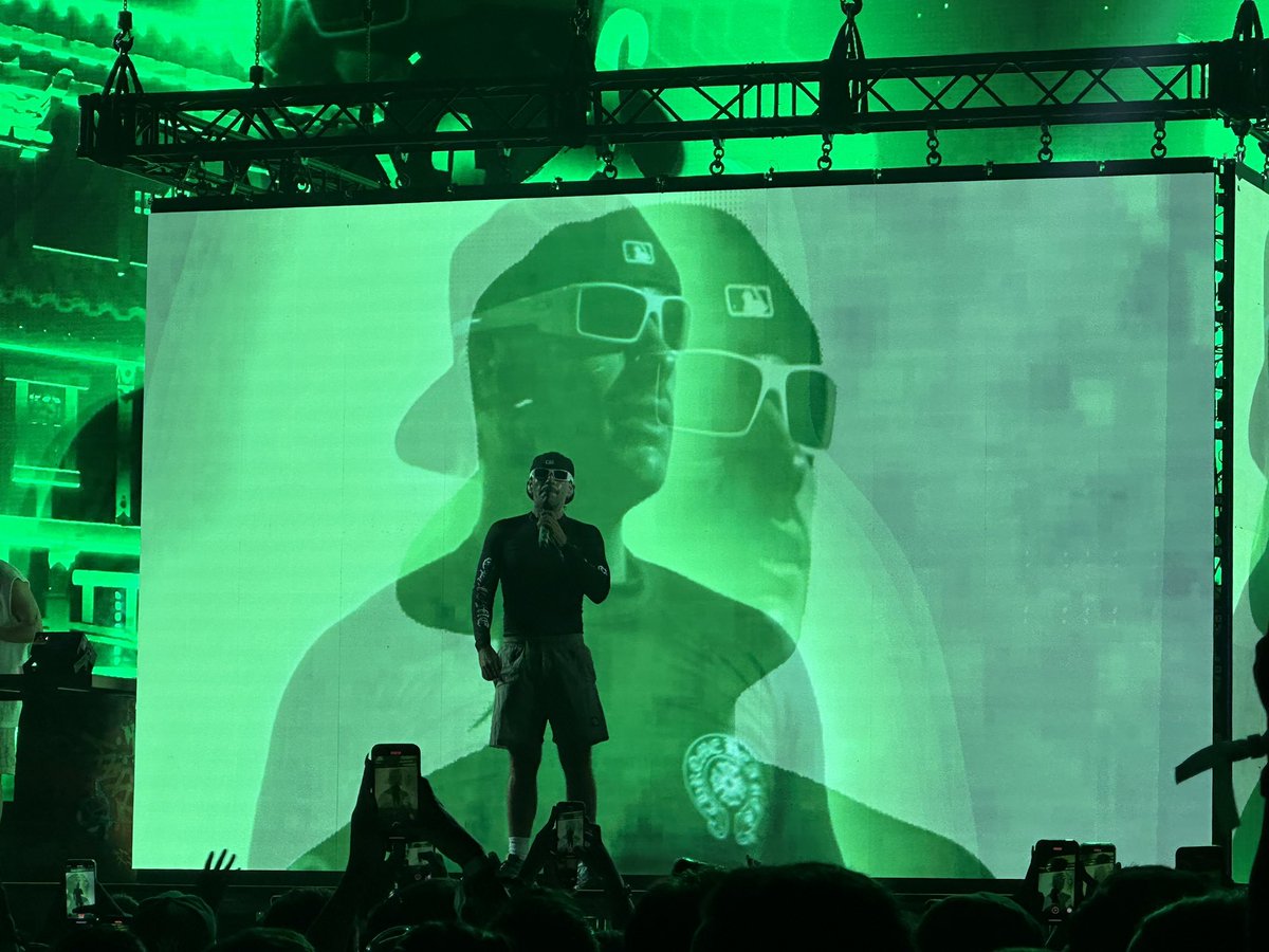 jeeaperez18's tweet photo. Me falta vida pa superar este concierto lo tengo clarísimo https://t.co/dAVx5CAk83