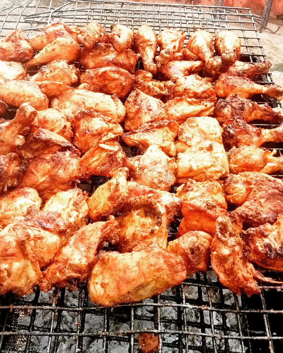fweshofficials's tweet photo. Everyone deserves a bite of Grills at its BEST with FWESH! #abeokuta #abeokutasmallchops #smallchops #grill #barbecue #bbqchicken #chicken #fwesh #fweshbasketsfoods #FWESHmakesRightsmallChops https://t.co/ezRTTncuvO