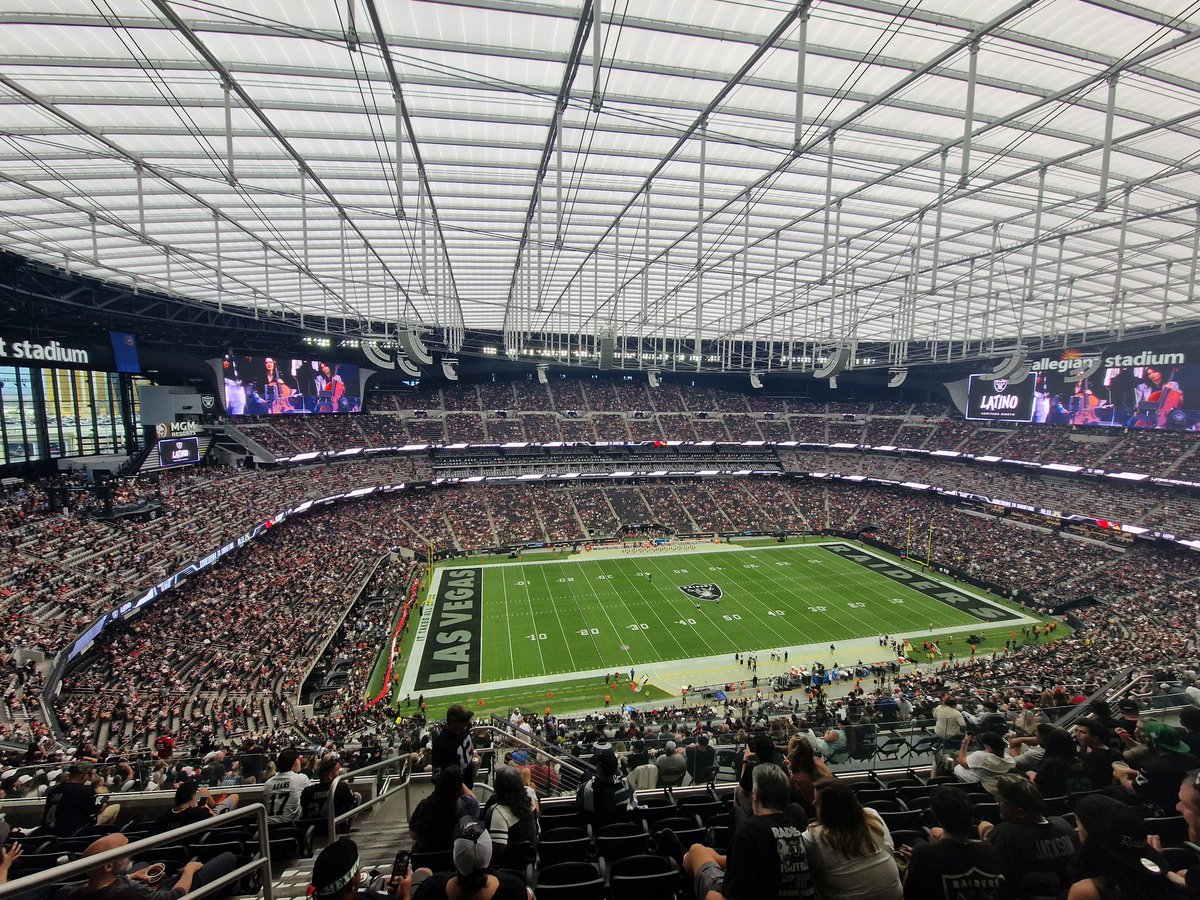 MrWild79's tweet photo. @AndyMitten Your not far from where I was for the raiders game last year https://t.co/E9t4rGnnLV