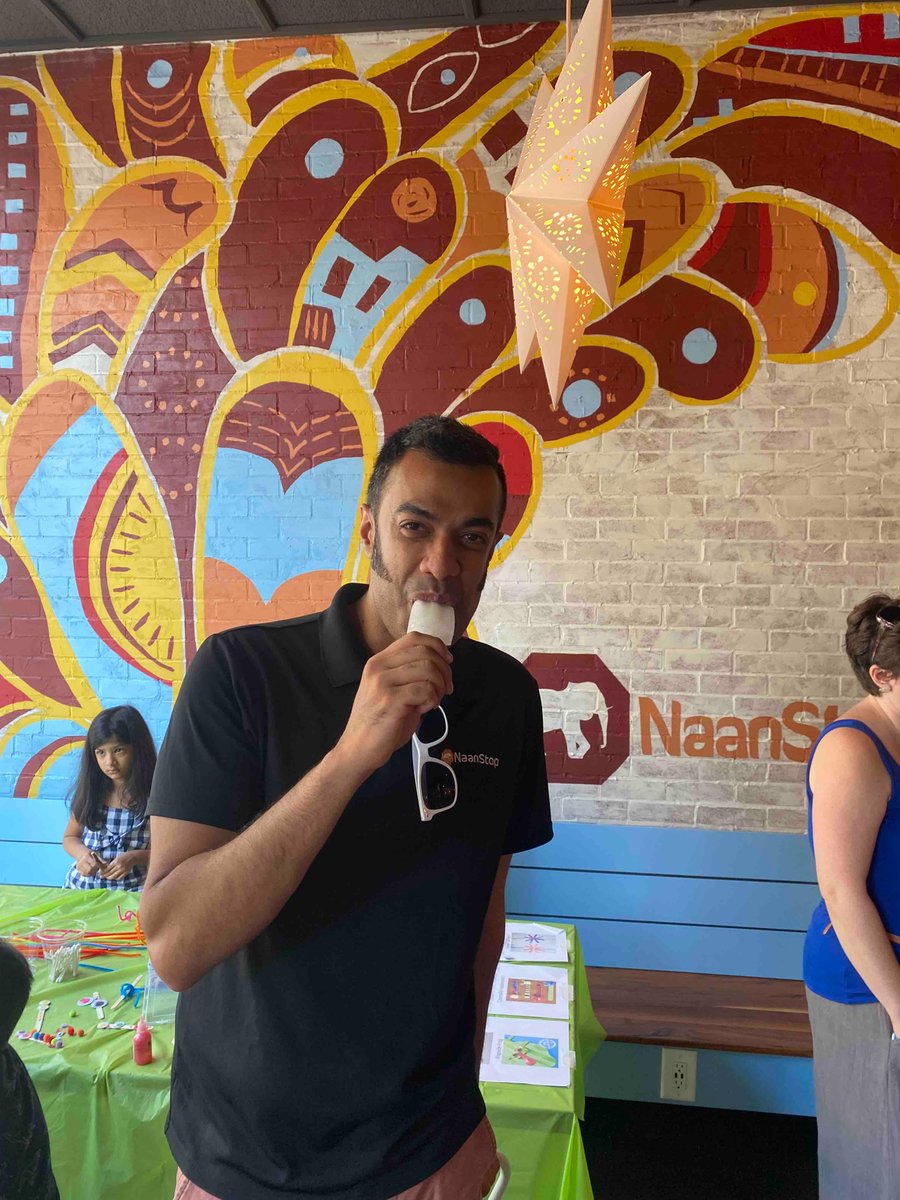 NaanStop's tweet photo. Did you eat the heat this weekend? Homemade popsicles available at @AtlanticStation ! Rosewater lemonade and mango lassi😘
#heat #atlheat #popsicles #beattheheat #eattheheat https://t.co/yE6daBiE6G