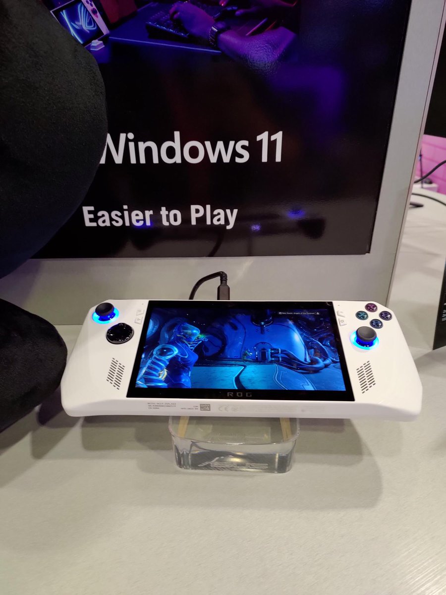 ASUS_ROGNA's tweet image. Portability kings are here at LTX👑💪

Which one would you choose if you can only have one??

#ROGFlowZ13 #ROGAlly