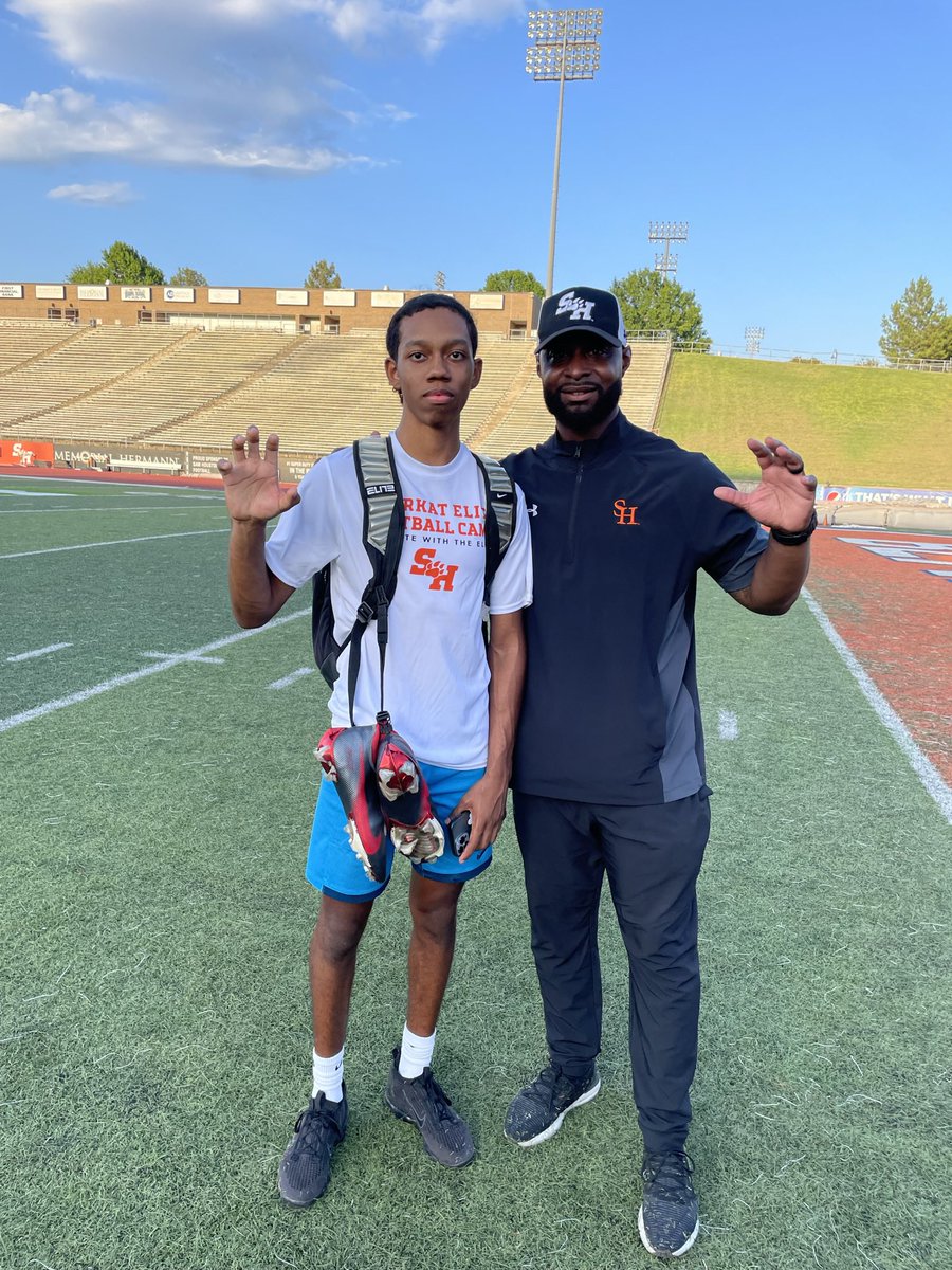 ELIJAH BOONE (@elijah_boone_) on Twitter photo Appreciate the hospitality, tips, and pointers from <a href="/BearkatsFB/">Sam Houston Football</a> camp this past Friday. Looking forward to being back. <a href="/coachcbuckner/">Christopher Buckner</a> <a href="/Coach_dcMiller/">Coach Millerā¢</a> <a href="/CoachChino/">Chino Fontenette</a> <a href="/KCTigerFootball/">KleinCollinsFootball</a> Appreciate the hospitality, tips, and pointers from <a href="/BearkatsFB/">Sam Houston Football</a> camp this past Friday. Looking forward to being back. <a href="/coachcbuckner/">Christopher Buckner</a> <a href="/Coach_dcMiller/">Coach Millerā¢</a> <a href="/CoachChino/">Chino Fontenette</a> <a href="/KCTigerFootball/">KleinCollinsFootball</a>