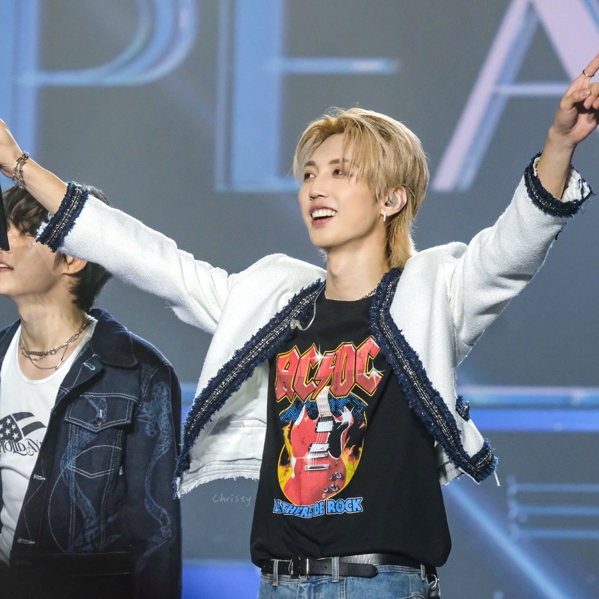 kore_a0214's tweet photo. 20230723
PEAK TIME ENCORE
#PEAK_TIME
#몬트
#MONT
#RODA https://t.co/iwu9ZlhTxa