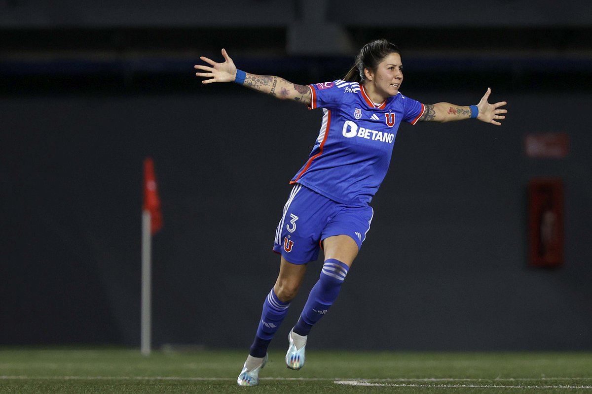 CampeonatoCL's tweet photo. ⚽🏆🏅 El momento... ese momento del #Chile2
Definición de Carla Guerrero y la euforia de @udechilefem
Rumbo a @LibertadoresFEM ✈
📸 Carlos Parra https://t.co/ajmzsWRec6