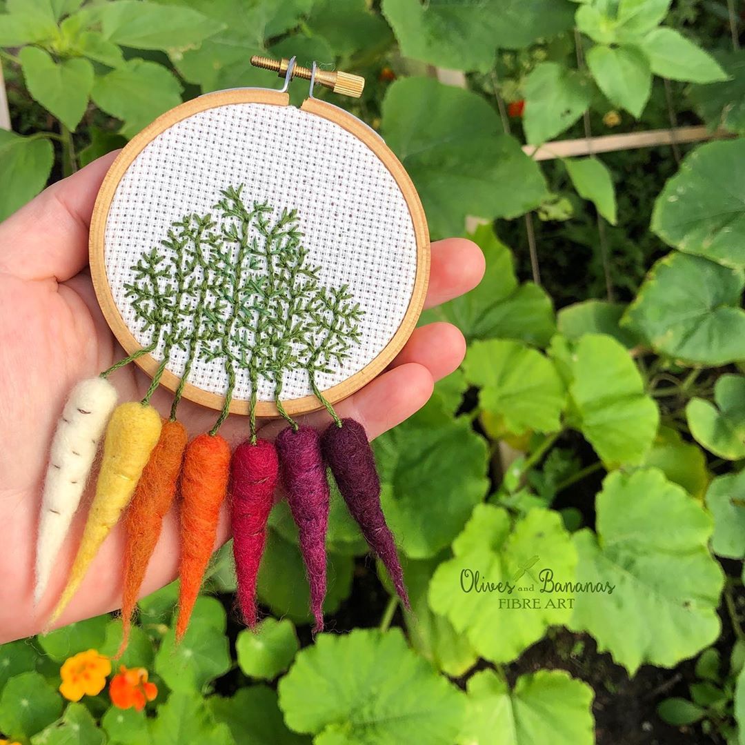 Clever, Clever Carrot Hoop Featuring Needle-Felted Veg & Embroidered Greens - Yum! 👉 buff.ly/3lf8ULw #art #fiberart #hoopart