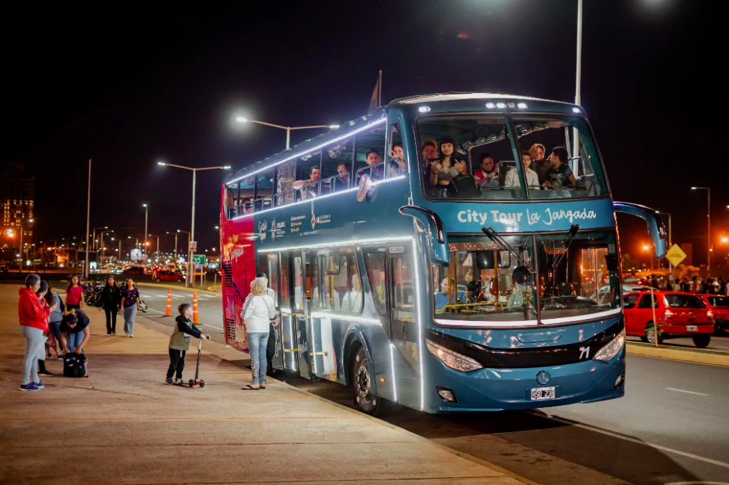LaloStelatto's tweet photo. Cómo en las principales capitales del mundo, hace 2 años decidimos que Posadas tenga un servicio de City Tour para que los turistas que nos visitan y los posadeños conozcan los puntos emblemáticos, culturales y naturales que forman parte de nuestra identidad. 
@muniposadas https://t.co/GTpbSY7pm9