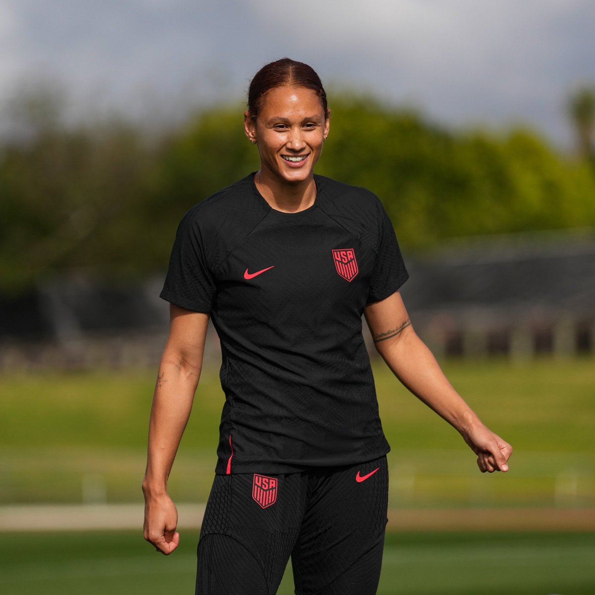 USWNT's tweet photo. MD-1 smiles 😃 https://t.co/tepCSoN512