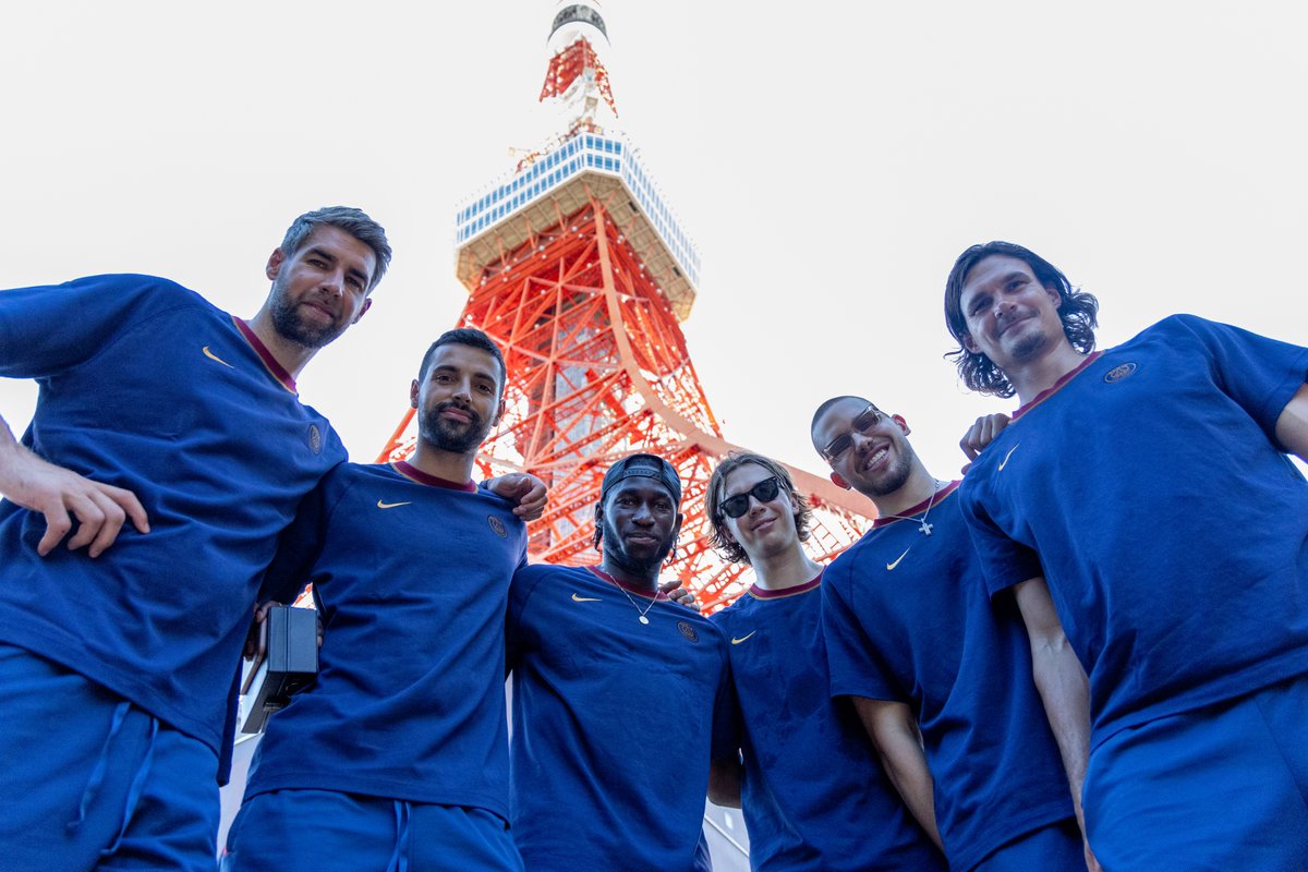 PSGJapan's tweet photo. 🤾 パリ・サン＝ジェルマンのハンドボールチーム @psghand は東京を巡る🗼

#PSGJapanTour2023 https://t.co/QDXVjNsf0J