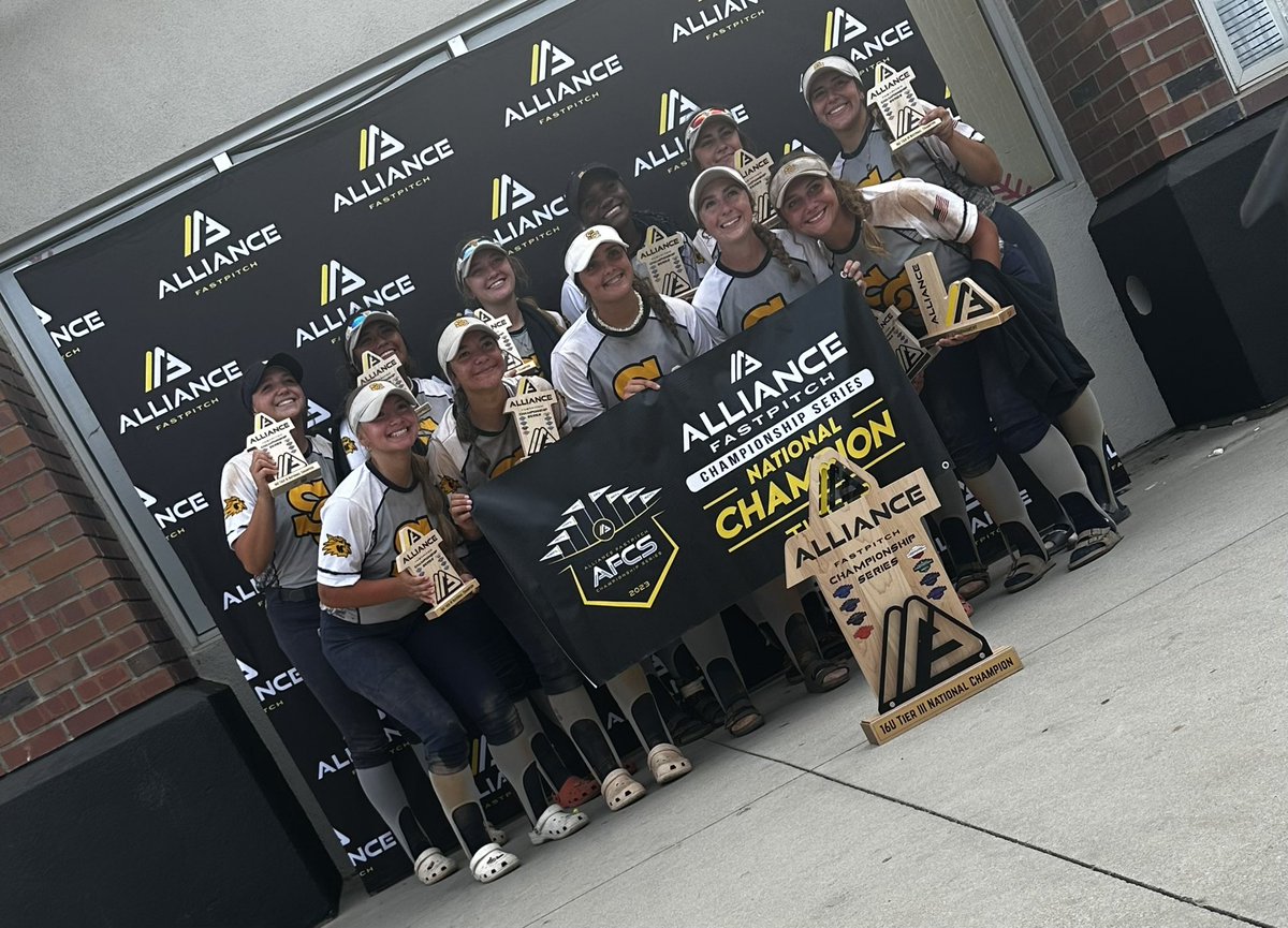 Started slow in Cali, but came back with 6 straight victories to get to the Championship Series. Won the first game 11-0, had a tough loss in the second 2-1 in 8 innings, came back in game 3, 7-4, to win the 16U Alliance Tier 3 National Championship!!  So proud of these ladies!!