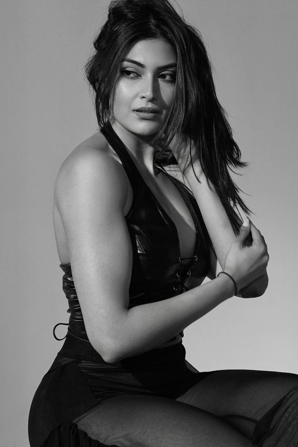 F2UxRBEbYAA7A_K?format=jpg&name=900x900