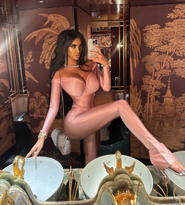 Dinner 🍽️ https://t.co/oXKWo3RQjc