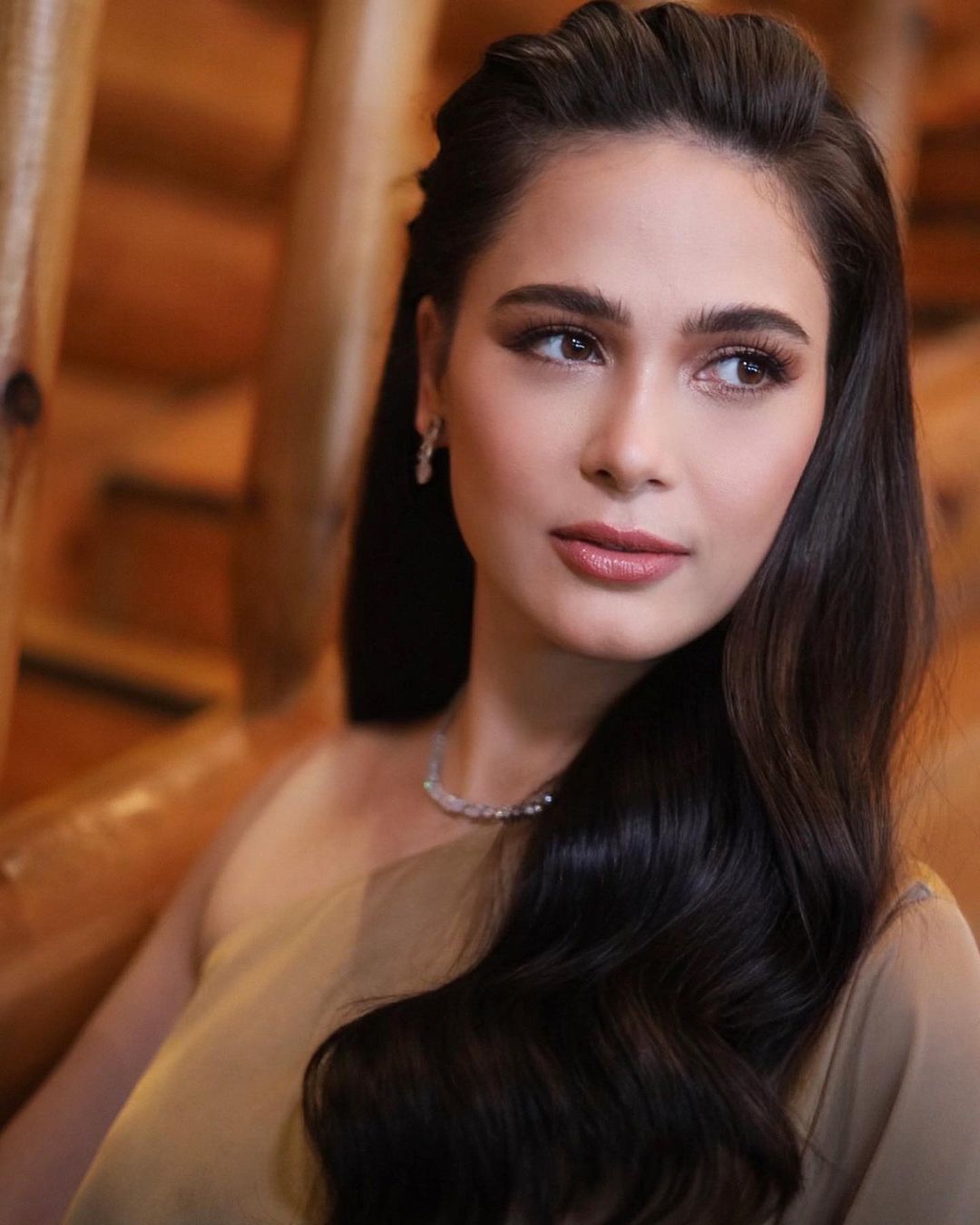 Inquirer on X: "'THE FACE CARD NEVER DECLINES' 😍 LOOK: Actress Kristine  Hermosa wows anew with her unfading beauty, as seen in a photo shared by  celebrity makeup artist Robbie Piñera. |