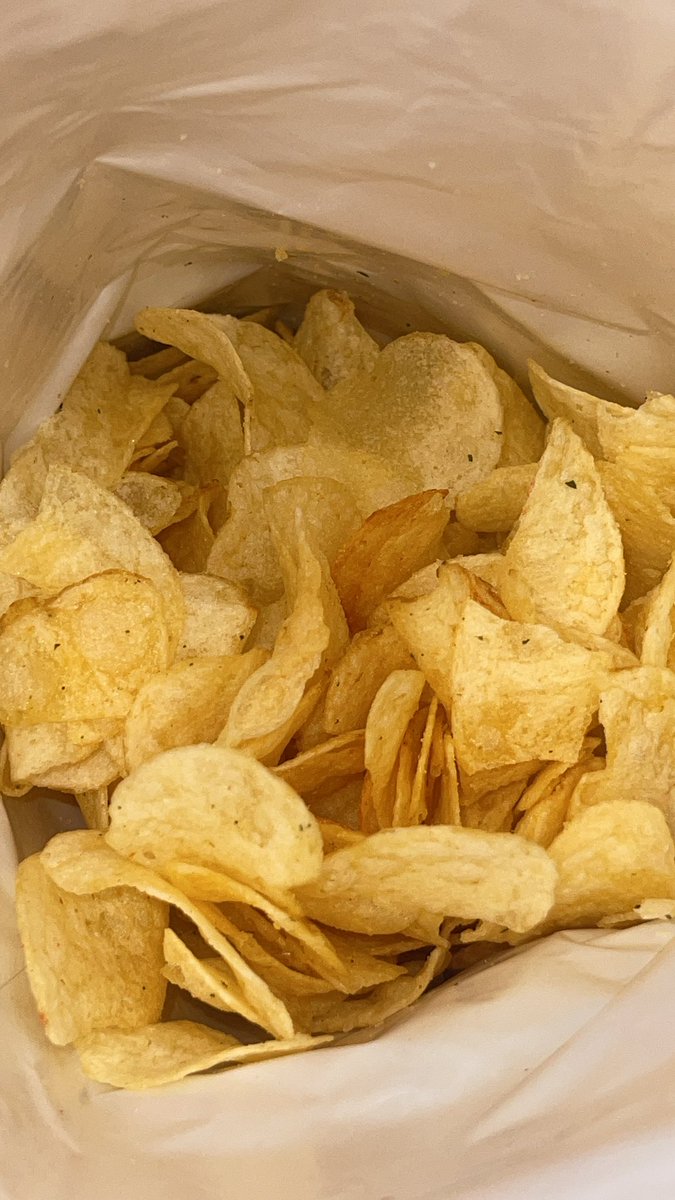 lexabigsad's tweet photo. this bag of chips have no flavor?! https://t.co/XNHhwBjgEX