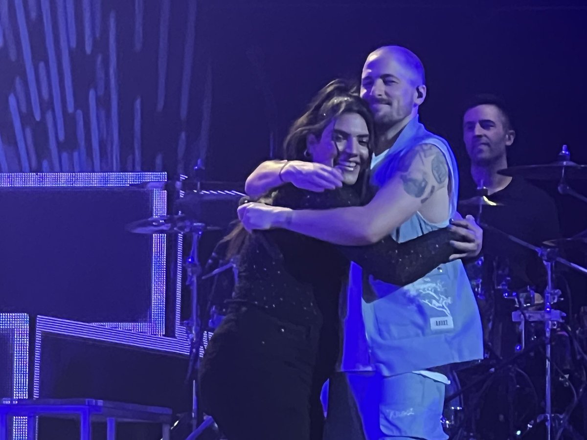 BigTimeDjo's tweet photo. Im crying. Little 13  year old me would not believe this. ILYSM @HeffronDrive https://t.co/L9dDiaJg9n