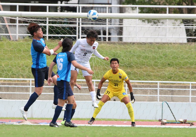 arterivo_info's tweet photo. 📷写真で振り返る全国社会人サッカー選手権関西大会２回戦～その３

久々の先発で２点目をアシストした二木勇樹選手
「サイドバックとしてアシストができたことは良かったです。クロス精度は…」

👇全文はこちら👇
https://t.co/ADeJjdi7pD

#アルテリーヴォ
#全社
#二木勇樹
#クロスに注目ください https://t.co/MFh08XwErX