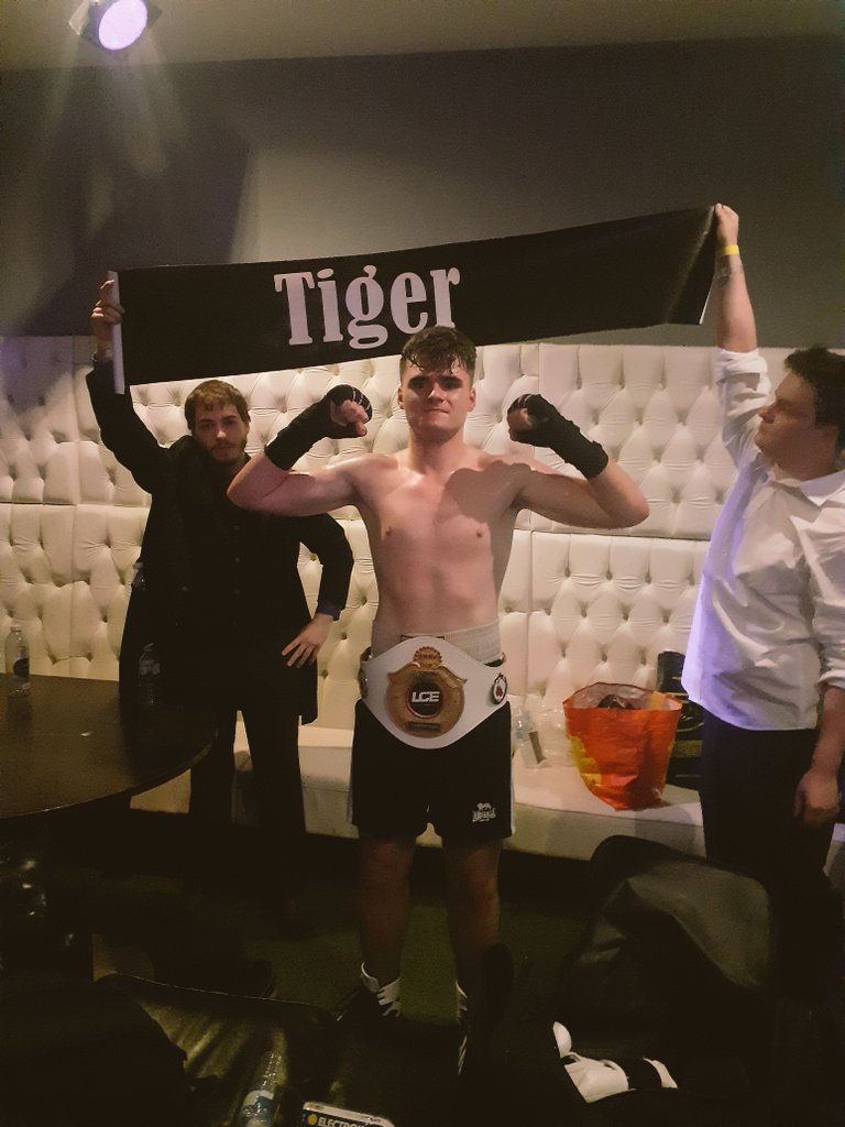 AnneJones77's tweet photo. So proud of my boy. Four wins out of four fights https://t.co/1xGxDIGzZq
