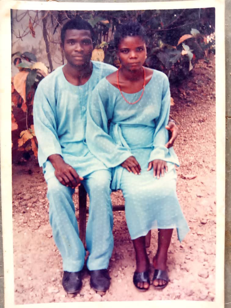 Osekita's tweet image. Pls help save and reunite a family by sharing this until it reach the ppl concerned.

My name is Adewole Idowu, I am a graduate from a reputable University in Nigeria. I was separated from my dad (Adefalu Adewole) and 3 siblings( Monday, Taiwo and Kehinde) when I was 5months old…