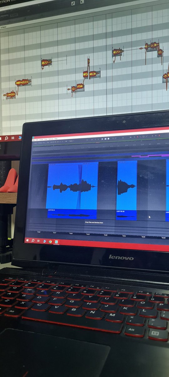 LadyRoPalacios's tweet image. 2:30 am y yo sigo en esta 
🤓 

#comping #tuning #producer #ableton #girlinproduction