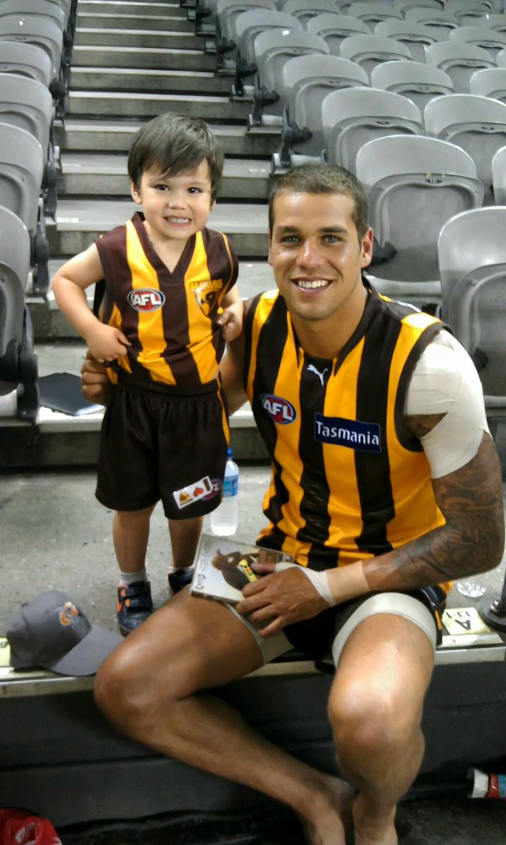 lehmans81's tweet photo. @Buddy_Franklin thank you for some of the most exciting footy I've ever seen. 
My son will never forget the day he met you. He's now becoming a good footballer in his own right. 
Congratulations on one of the very best careers in AFL history. https://t.co/ZQd4qYaCQ6
