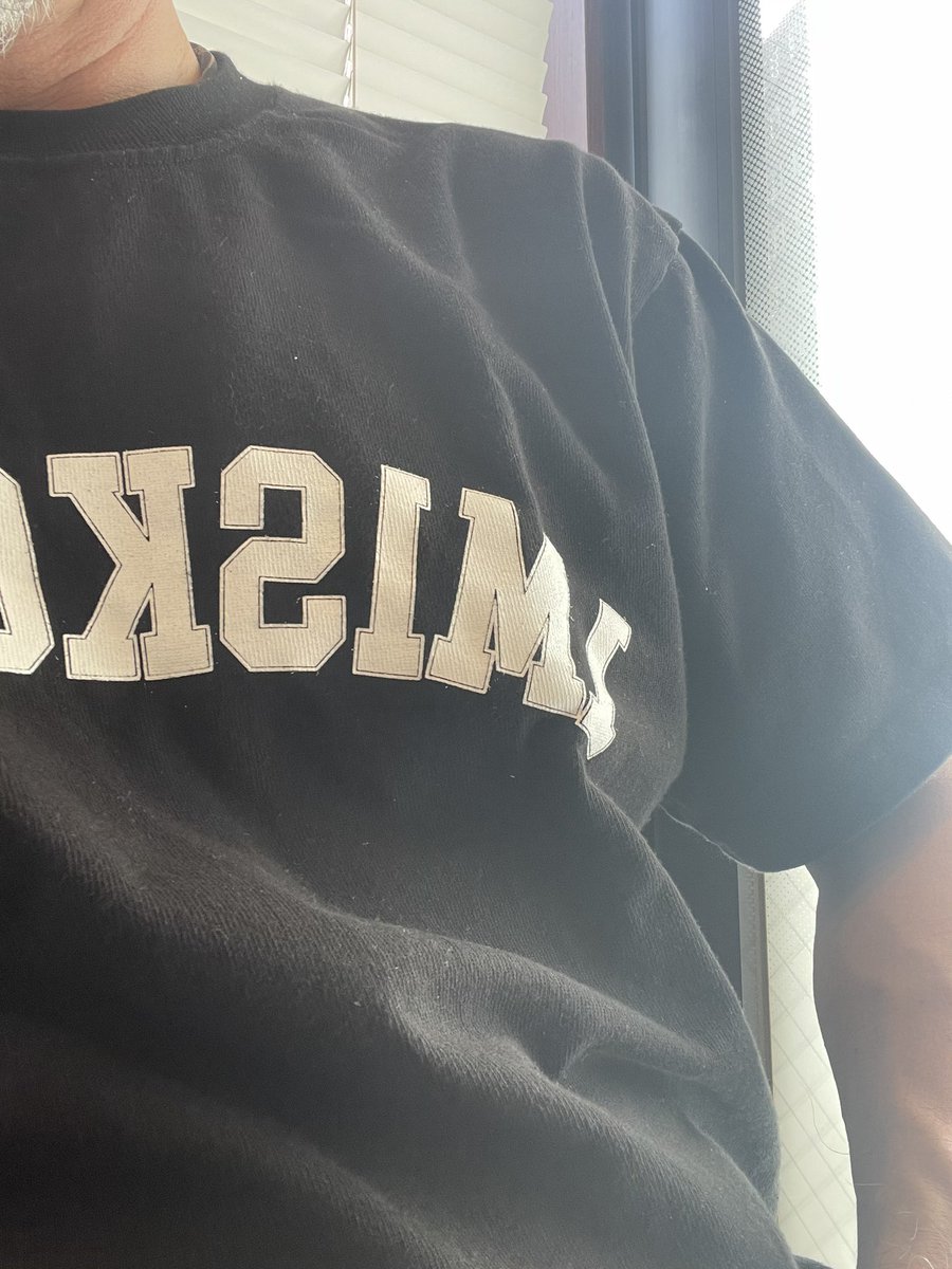 Piroshi35719899's tweet photo. SSPTシャツもいいけど、KGBTシャツはさすがアパレルさんとのコラボとあって素晴らしい仕上がりです!厚手の生地でシルエットをバッチリキープ👌
keeeiさんもSSP着てくれていて嬉しいです🙌
Tシャツ対決ありがとうございました‼️
#KGB
#1minute1second https://t.co/xHEsuKB3Le