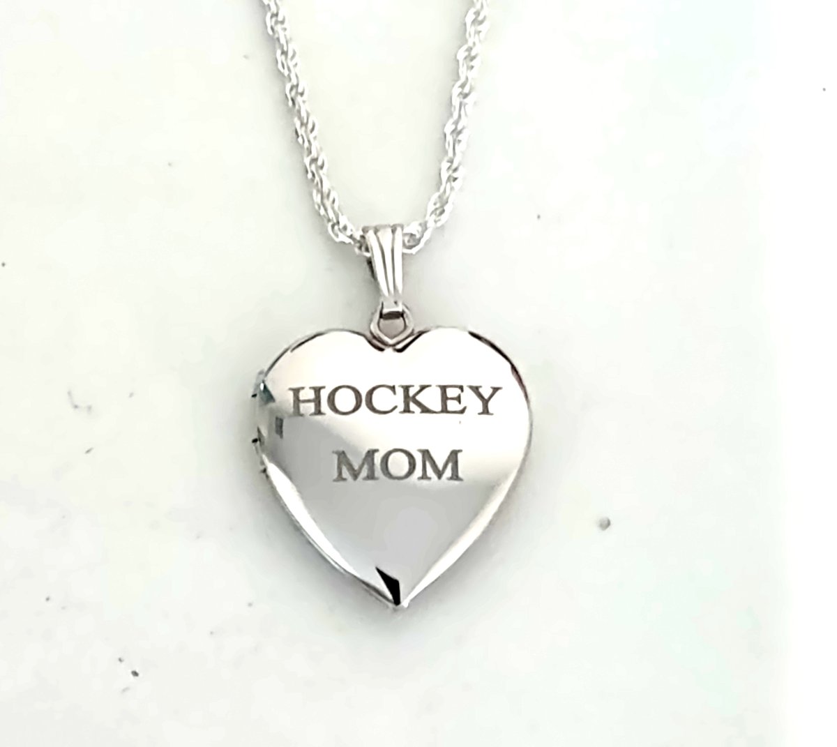 shadowrose00's tweet photo. Who watches you play? 5:00 AM practice? Hockey Mom!
Only $119 with free shipping!
https://t.co/hlhJduIoRu
#nhl #hockey #icehockey #silverjewelry #smallbusiness #silverlocket #hockeymom #hockeymoms #hockeymomsrock #hockeymomlife #silverchain #silver #necklace #jewelry https://t.co/pzPYYyakXK