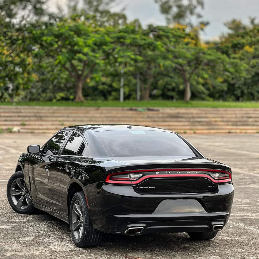 AutoPlanet01's tweet photo. Foreign used 2018 Dodge Charger SXT with customs duty paid, in an excellent condition 🌹

✔️ Push to start ✔️ Reverse camera 
✔️ Clean body and interior  ✔️ Buy and drive 🤸‍♀️

Price: Dm 💥
Call: 09057741661☎️
Location: Abuja 🏡
Nationwide delivery 🚚 
.
.
#autoplanet #dodge https://t.co/czPOJOlWy2