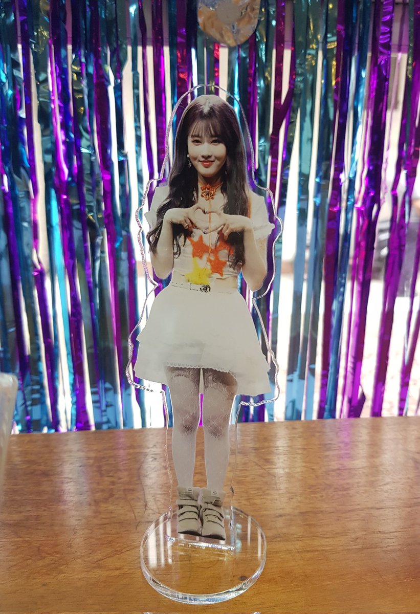sieunbaobei's tweet photo. Sieun bday cse fan gath~~ thank you so much @STAYCPH_!! 🥰💕

Thank you so much @tokki_tank, @facenne &amp; @si_euniverse for the pola print and other freebies~~ 😘💕

#STAYC #스테이씨 #SIEUN #시은 #DELIGHTFULDAYDREAM https://t.co/3O9QtO7mCW