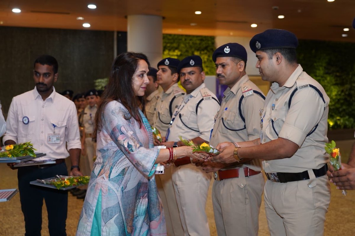 Hema Malini tweet media