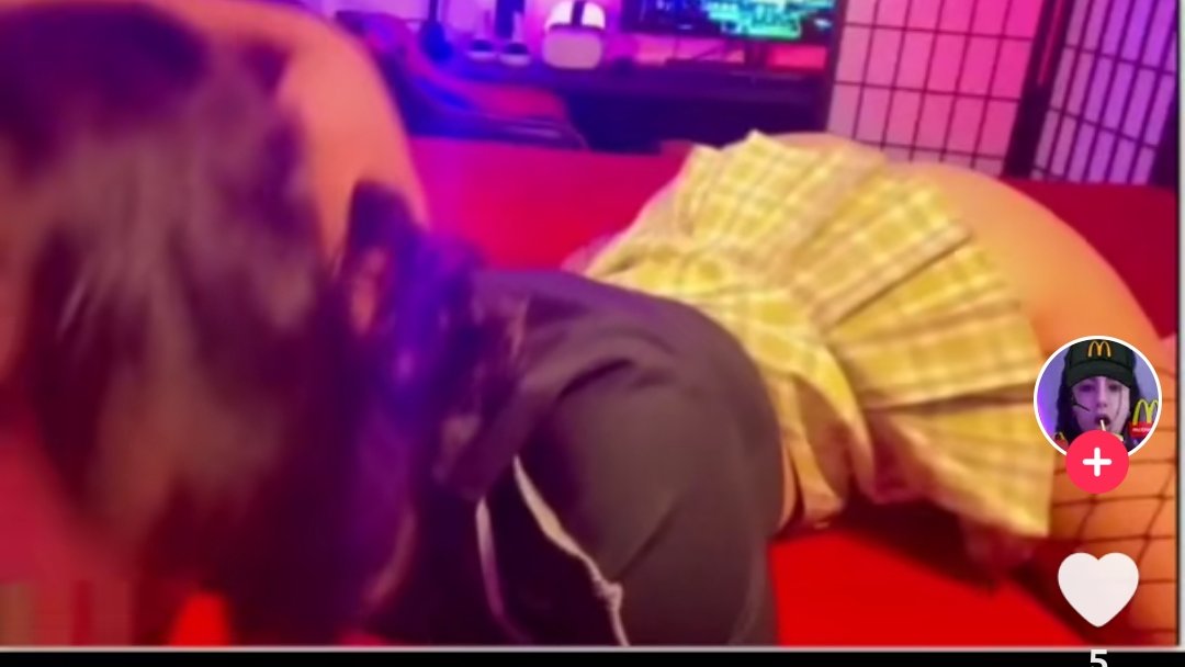 Edy10292's tweet photo. Hi poeple on Twitter i need founded triste video, please https://t.co/tBAz1e2W9i