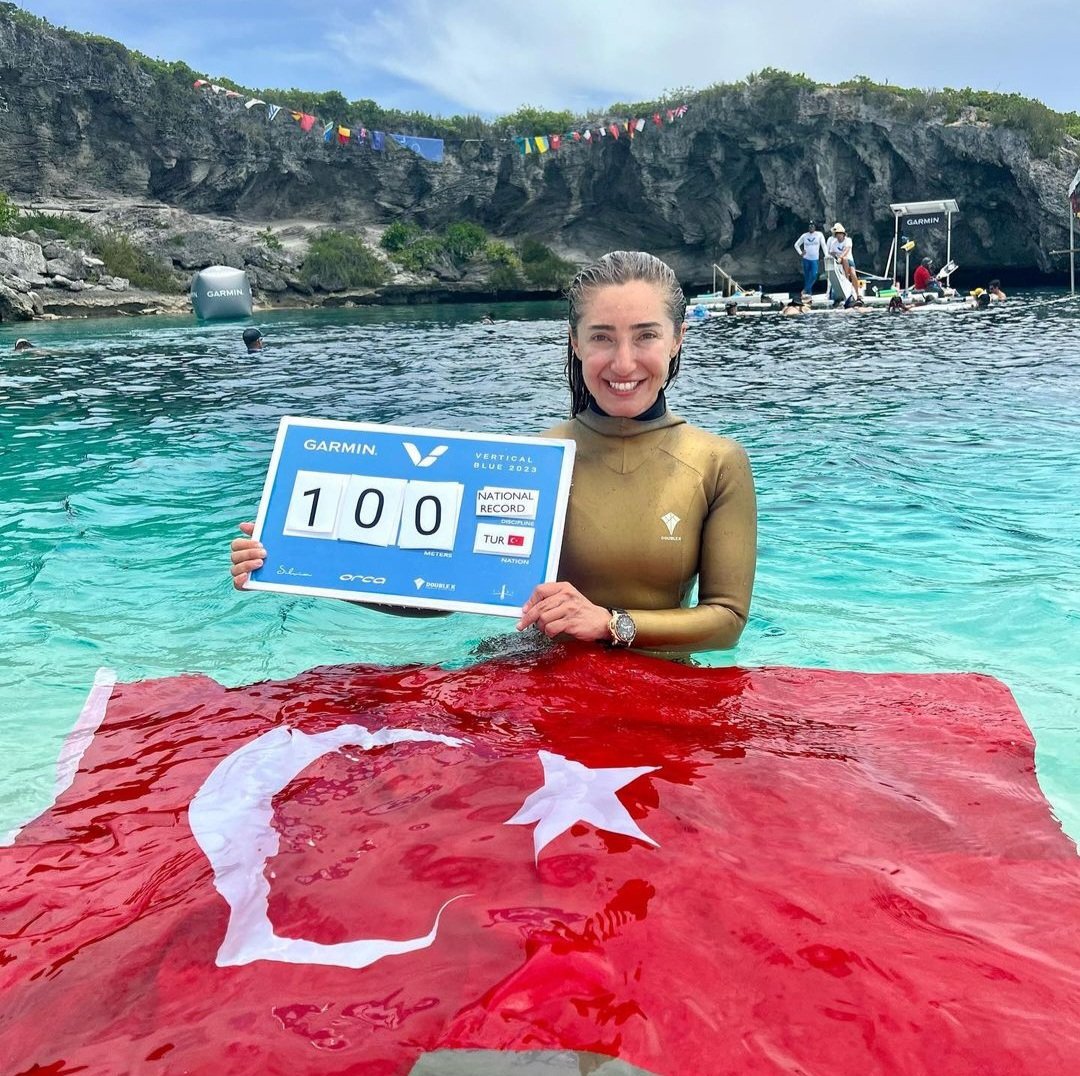 Türk dalış tarihinde bir ilk , Hem Kadın Hem Erkekde sabit ağırlık ile ilk 100m  rekoru sevgili #sahikaercumen tebrikler

1st 100m in woman and man in turkish freediving history