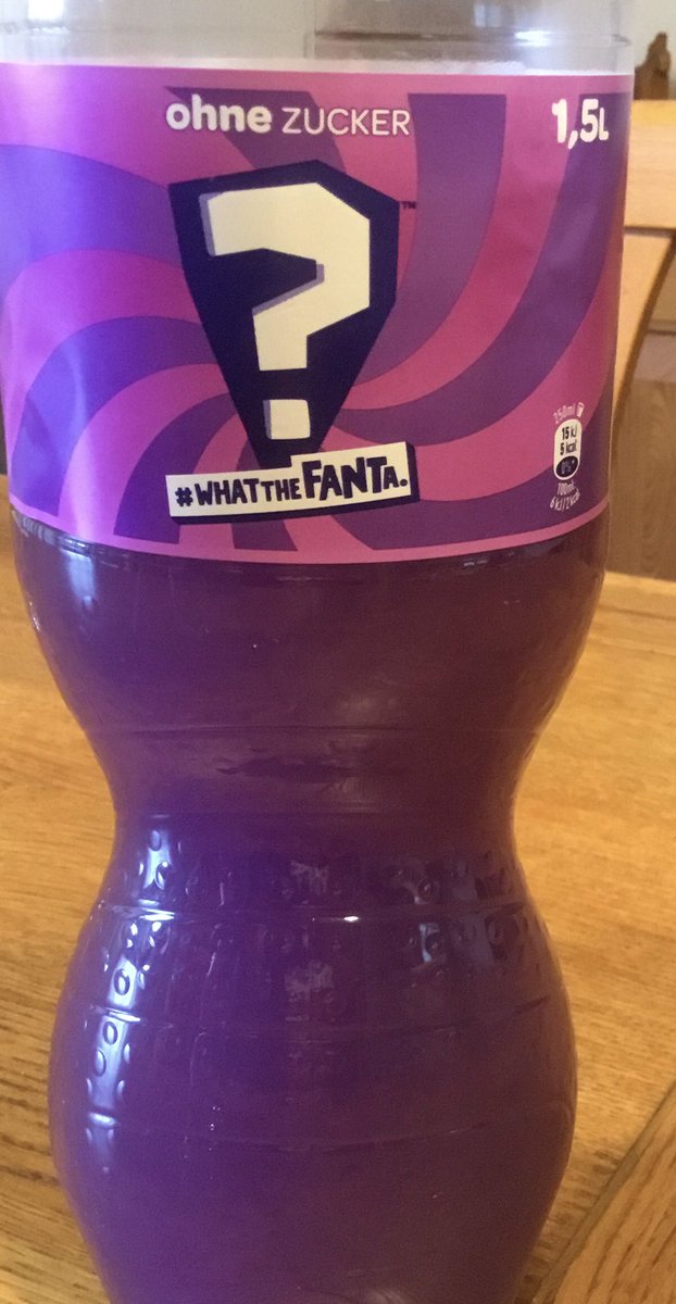 Hier muss man selber rausfinden nach was es schmeckt! Eins vorweg, es ist übel.