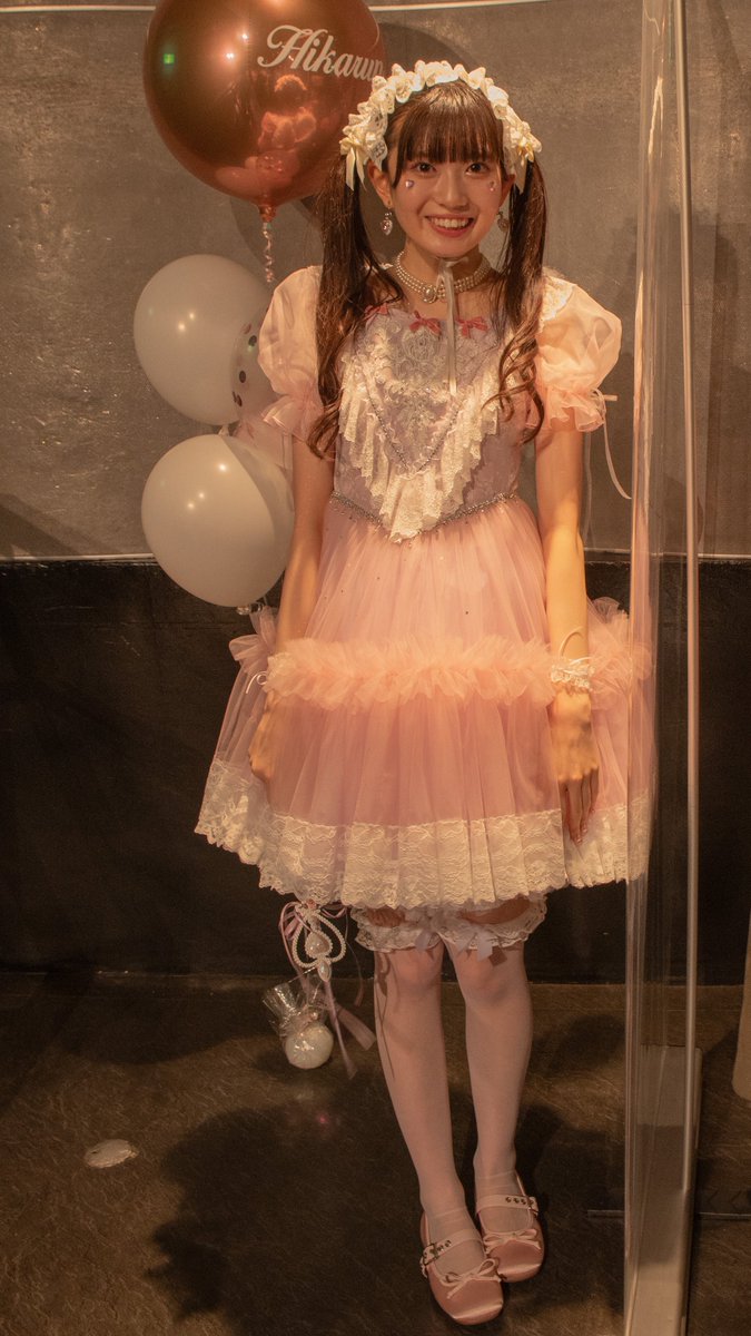 IGINARl's tweet photo. 律月ひかる生誕祭2s
私「前方、横向き、後方で！衣装を見せていただければ！」
るん「気をつけの姿勢なんだね。おもろいね」

#るんちゃんえらいね https://t.co/wcpVjhRoJQ