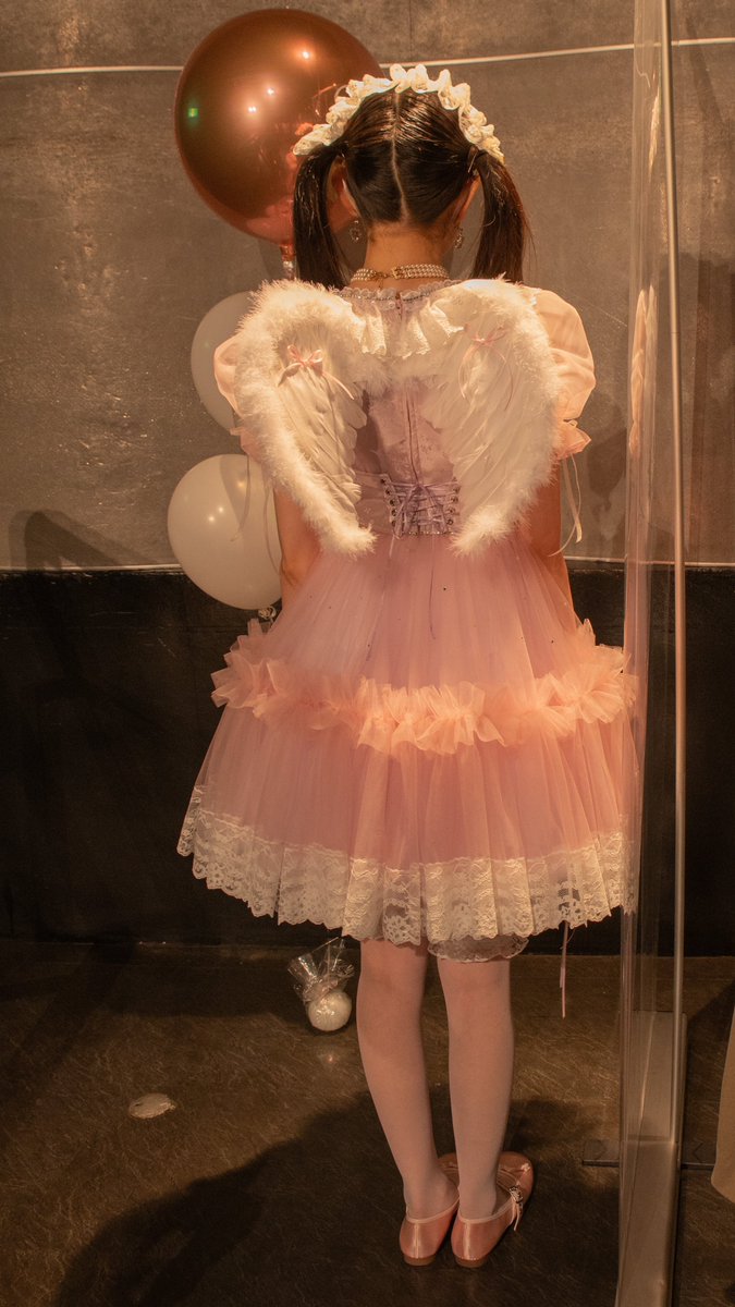IGINARl's tweet photo. 律月ひかる生誕祭2s
私「前方、横向き、後方で！衣装を見せていただければ！」
るん「気をつけの姿勢なんだね。おもろいね」

#るんちゃんえらいね https://t.co/wcpVjhRoJQ