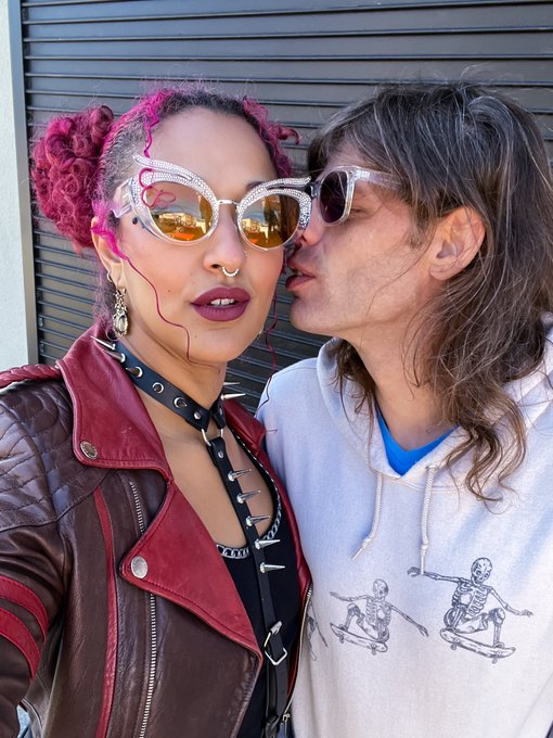 I'm so glad I made it to Dore Alley to be around freaky family 💙🖤❤️ https://t.co/eITwrST94h<a href="/tag/newprofilepic"class="tags"><span>#newprofilepic</span></a>