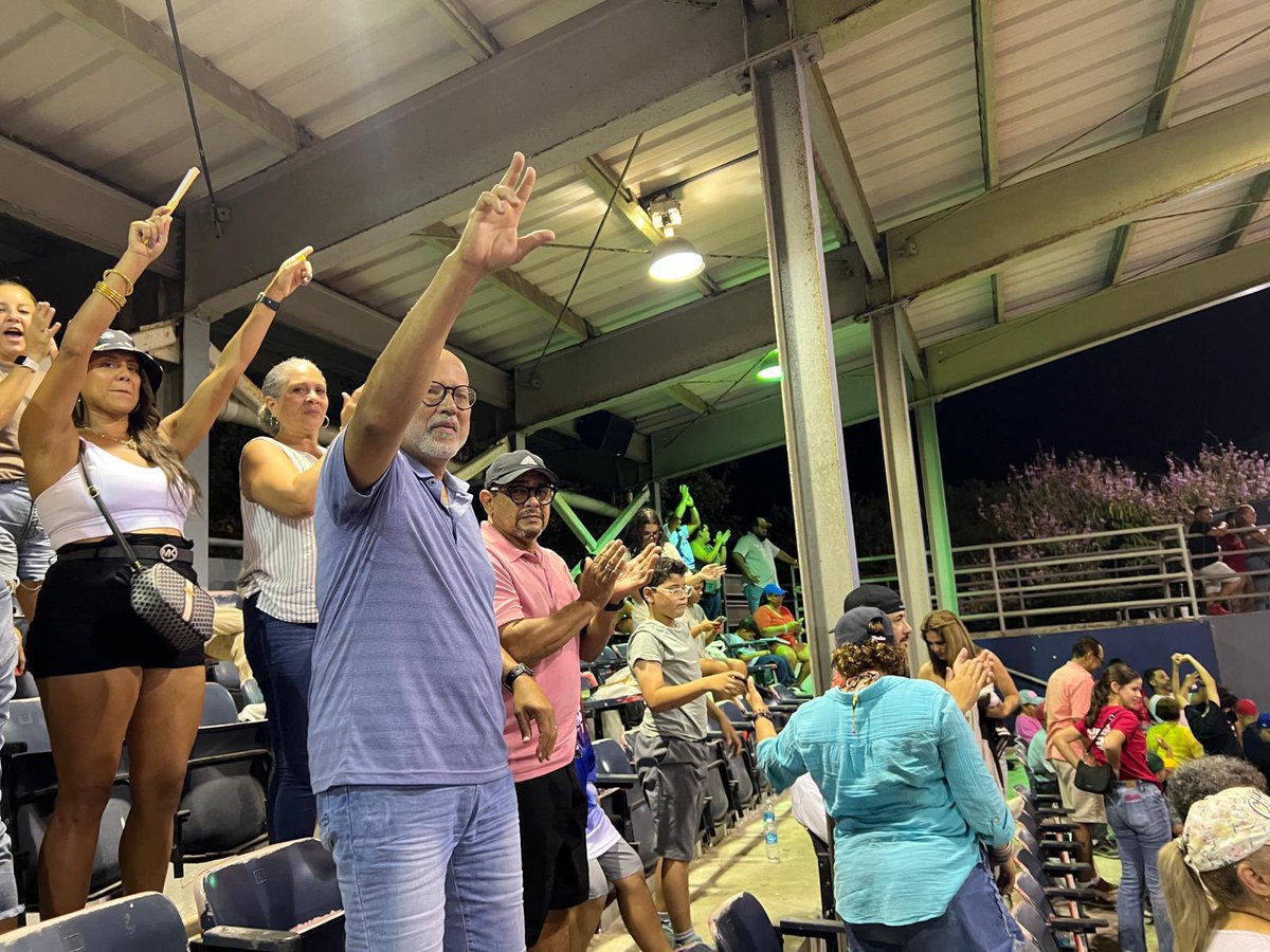 RosachelyRivera's tweet photo. Nuestros Halcones vencen a los Guardianes de Dorado 10 a 1. 🦅⚾️🇵🇷

#LosG
#GuraboEsDeporte
#VolandoAltiiisimo🦅 https://t.co/9KAIgNRfCi