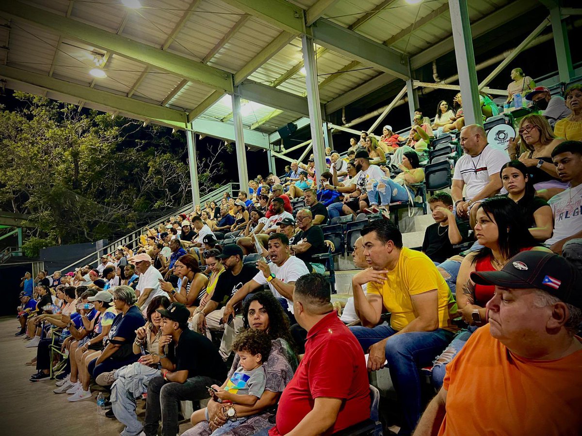 RosachelyRivera's tweet photo. Nuestros Halcones vencen a los Guardianes de Dorado 10 a 1. 🦅⚾️🇵🇷

#LosG
#GuraboEsDeporte
#VolandoAltiiisimo🦅 https://t.co/9KAIgNRfCi