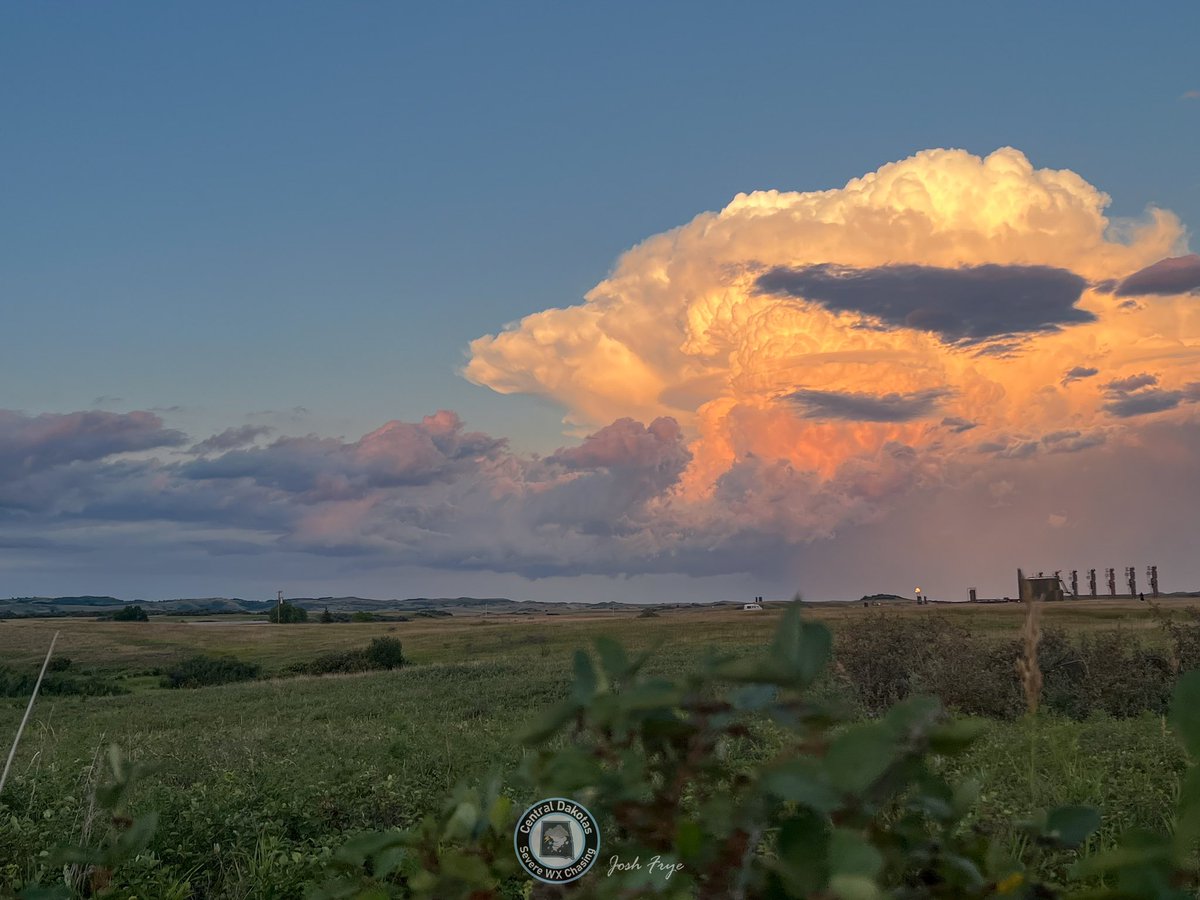 CentralDakSWXC's tweet photo. From last night….made it out abit late so couldn’t make it to the southern Supercell so made the most of the northern left split when I had the opportunity. - Between Killdeer and New Town, North Dakota 7/29/2023 IPhone 13 Pro Max pics #ndwx #capturend #nd #foryou https://t.co/9UI8v5o4EJ