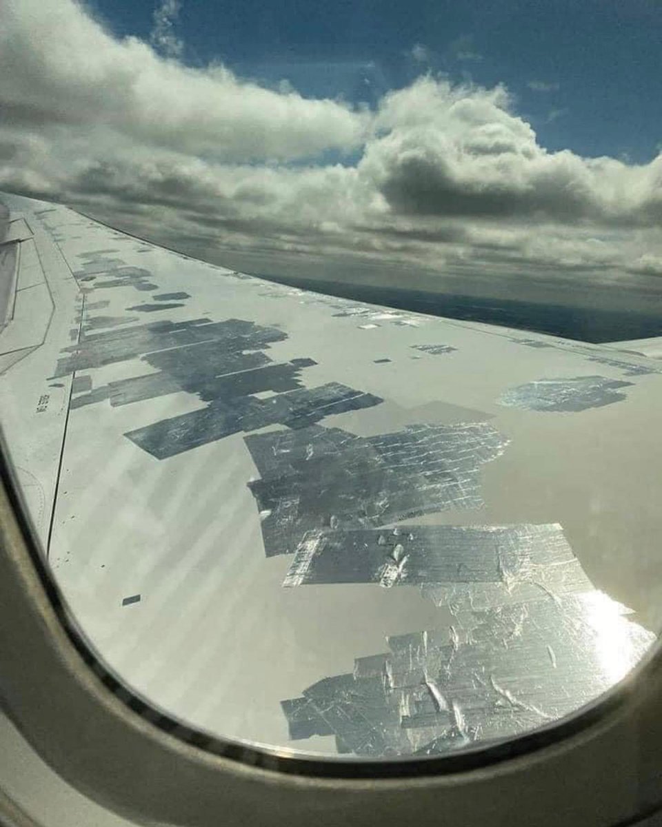 polo_man404's tweet photo. This has got to be a Sprit plane 😩😩😩🤣🤣🤣🤣🤣🤣🤣 https://t.co/RBIt1ltzCv