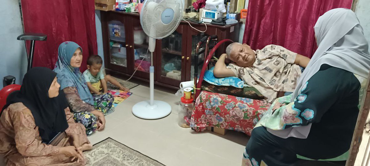 marshelaali's tweet photo. Ziarah Cakna:
Alhamdulillah saya berkesempatan menyantuni dan menziarahi penduduk tempatan yang uzur. Semoga mereka diberikan syifa’ dan selalu dalam rahmat Allah SWT. Aamiin Ya Rabb.
#pangkahdacing #bnph #shelacgaligolok #n31 #dunsemerak https://t.co/A3oByfsq80