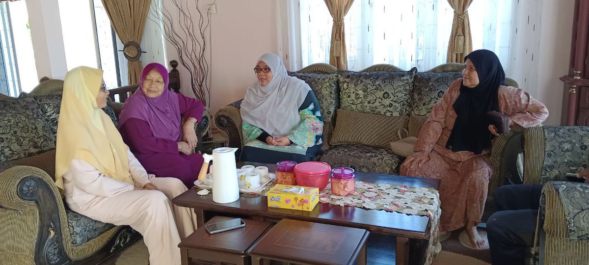 marshelaali's tweet photo. Ziarah Cakna:
Alhamdulillah saya berkesempatan menyantuni dan menziarahi penduduk tempatan yang uzur. Semoga mereka diberikan syifa’ dan selalu dalam rahmat Allah SWT. Aamiin Ya Rabb.
#pangkahdacing #bnph #shelacgaligolok #n31 #dunsemerak https://t.co/A3oByfsq80