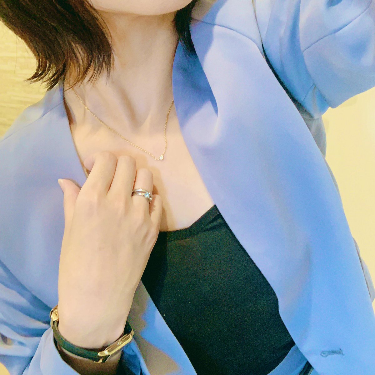 meeeeeeethyl's tweet photo. おかあさまとお会いするスーツが話題ですがみんなどんなの着る？？？私はアイスブルーでいくね💎💎💎 https://t.co/fcJ8C8K6xJ