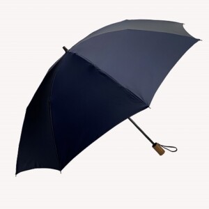 caneton1965's tweet photo. 日傘男子デビューにもおすすめ！
晴雨兼用の「トトロの雨傘」はUVと撥水加工仕様、今なら「折りたたみ」もご注文いただけます。

 コラボグッズショップ https://t.co/sEaA2DYbUd 

#となりのトトロ #コラボ #傘 #限定モデル https://t.co/NcTMJ731Cz