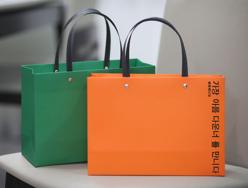 jialanpackage's tweet image. The packaging bag is really luxury, it can be used for packing clothing, shoes, jewelys.
Moq: 1000pcs, delivery: 15-25days
Size: 5x5x3cm, 7x7x3cm, 7x9x3cm, 9x9x3cm, 11x12x6cm, can be customized.

Web: good-package.com/?twitter=1
#packagingbag #papershoppingbags #custompaperbags