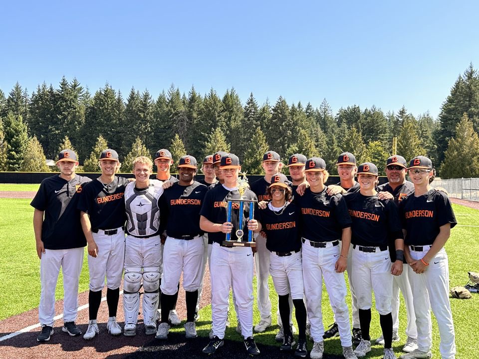 RyanMiller17's tweet photo. Capped off the summer season with a tournament championship.  Good pitching and defense all weekend.  Allowed 1 run in 4 games.  Thanks to @C2CBaseball for hosting at great facilities this weekend.  Dawson loves the trophy!  @kgundypitching https://t.co/sGt8QG9oPL