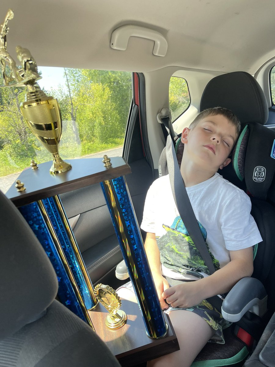 RyanMiller17's tweet photo. Capped off the summer season with a tournament championship.  Good pitching and defense all weekend.  Allowed 1 run in 4 games.  Thanks to @C2CBaseball for hosting at great facilities this weekend.  Dawson loves the trophy!  @kgundypitching https://t.co/sGt8QG9oPL
